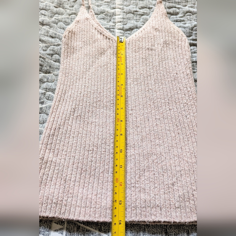 American Eagle, ribbed style, ladies tank, soft pink colour, size Med, EUC - Picture 8 of 10